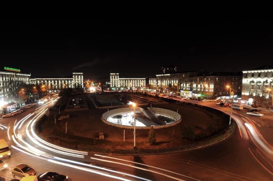 Квартира Около Станции Метро С Балконами เยเรวาน ภายนอก รูปภาพ