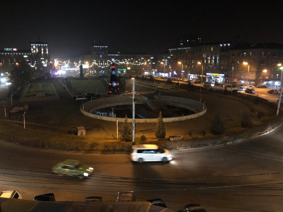 Квартира Около Станции Метро С Балконами เยเรวาน ภายนอก รูปภาพ