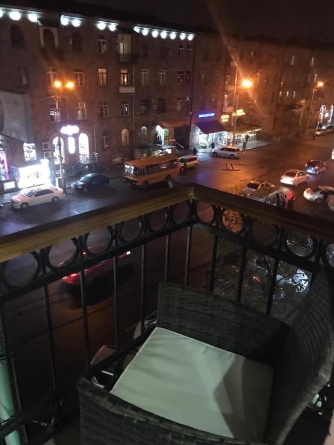 Квартира Около Станции Метро С Балконами เยเรวาน ภายนอก รูปภาพ